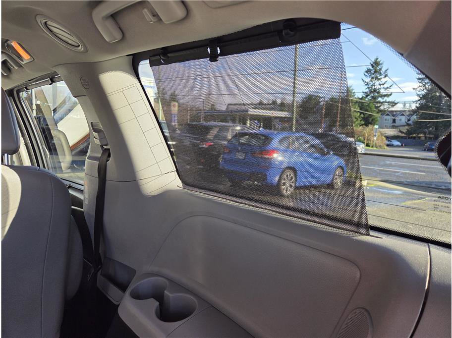 Used 2020 Toyota Sienna Limited Premium w/ Carpet Mat Package image 31