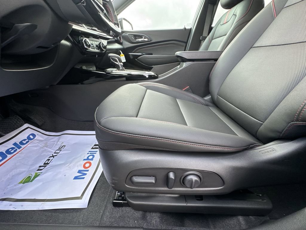 New 2026 Chevrolet Trax RS w/ Sunroof Package image 12