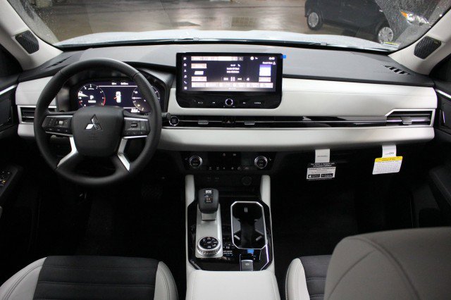 New 2026 Mitsubishi Outlander SE image 20