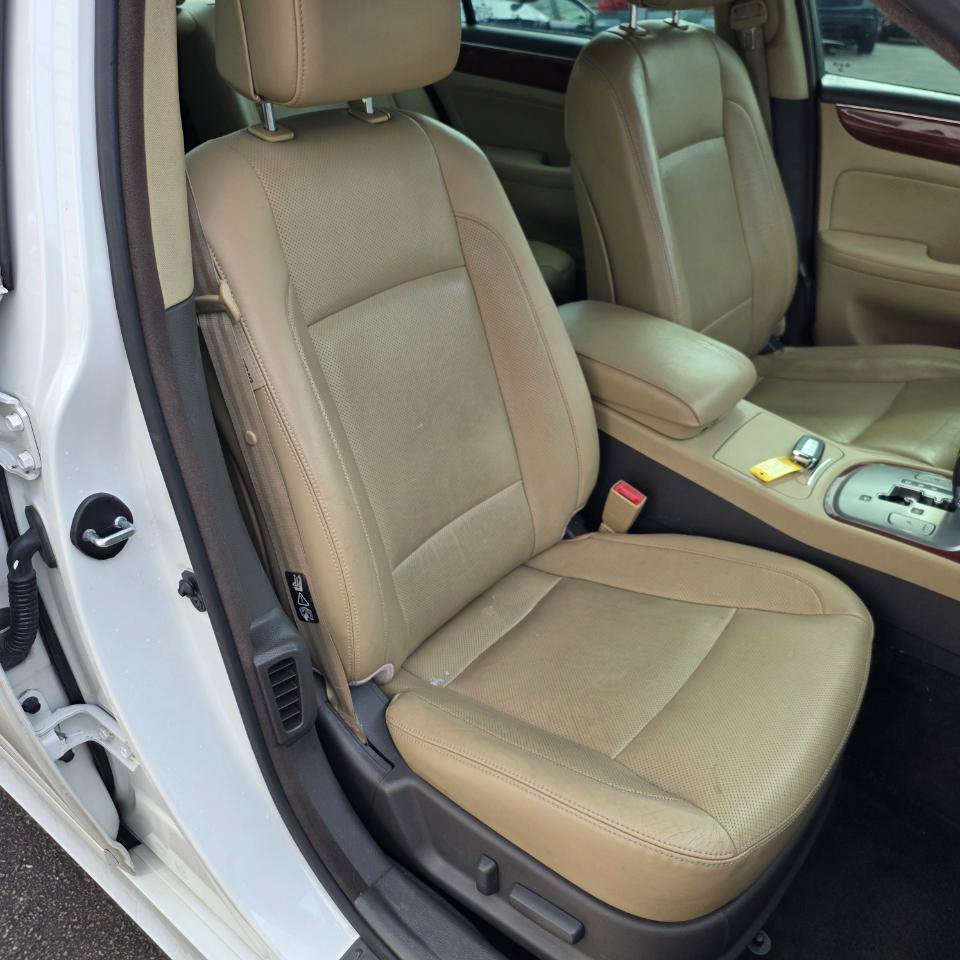 Used 2013 Hyundai Genesis 3.8 RWD image 24