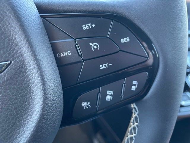 New 2026 Chrysler Pacifica Limited w/ Uconnect Theater Family Group image 13