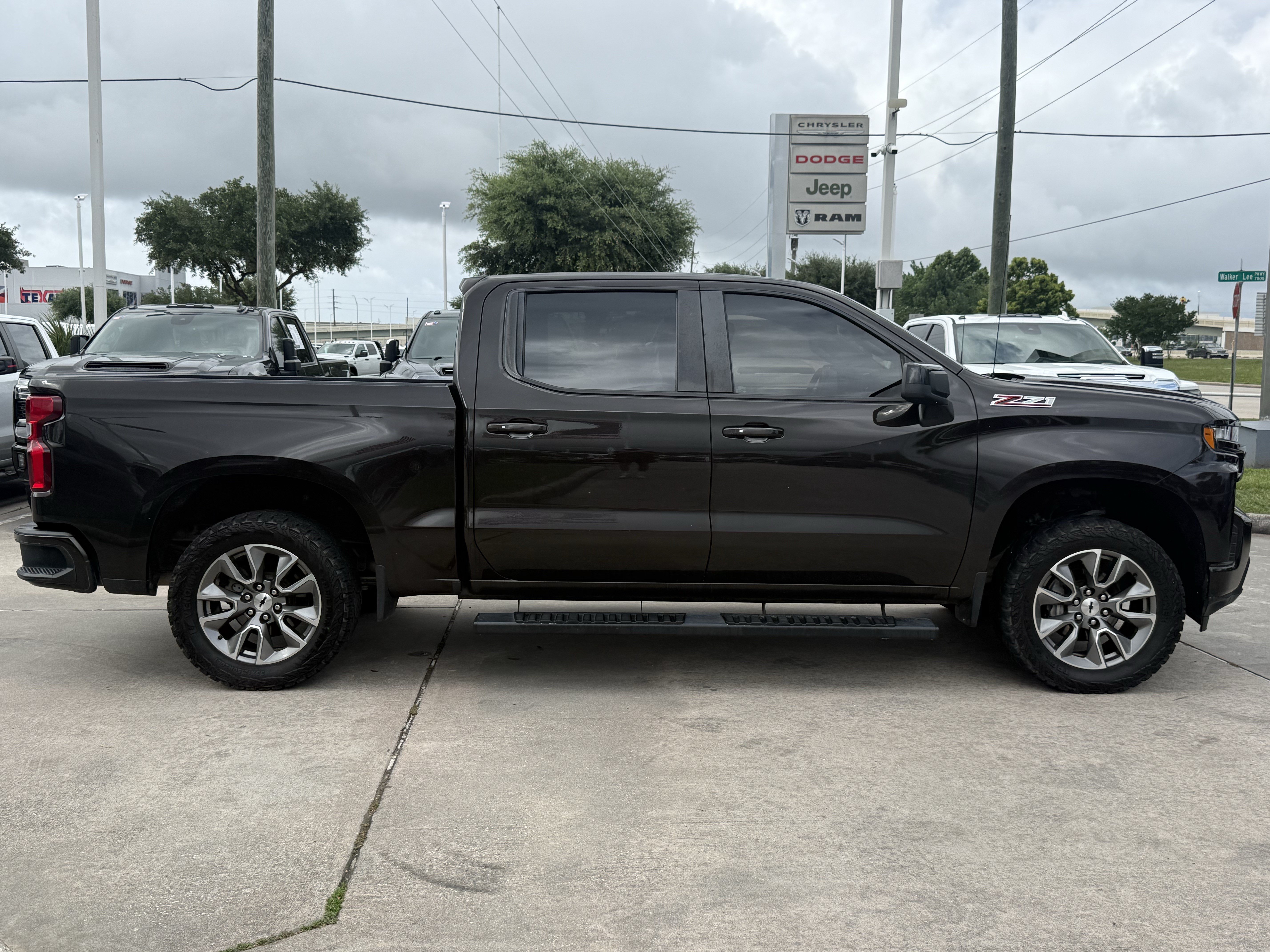 Used 2019 Chevrolet Silverado 1500 RST AWD/4WD image 3