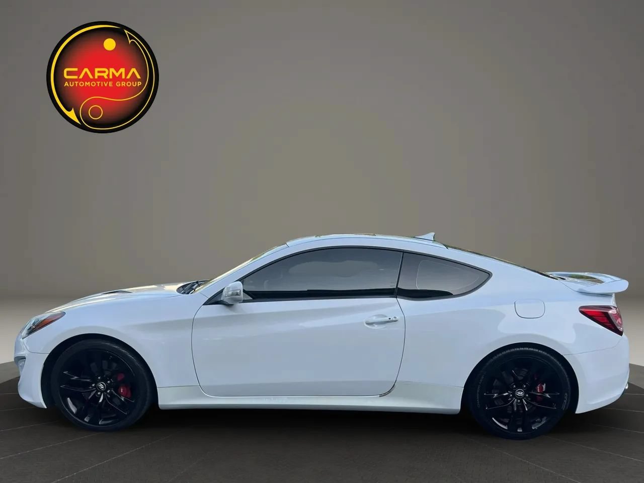 Used 2016 Hyundai Genesis Coupe 3.8 RWD image 3