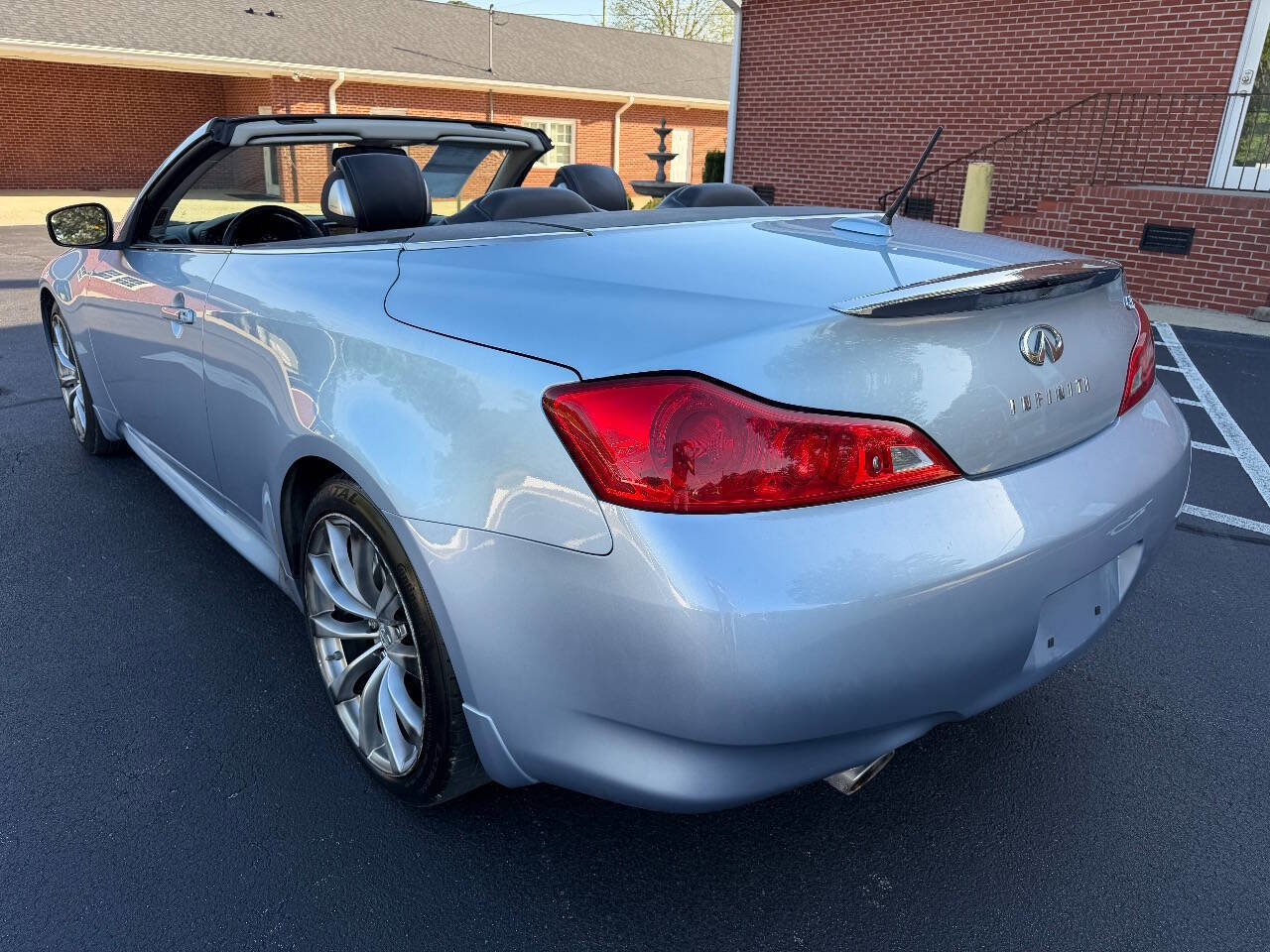 Used 2009 INFINITI G37 Sport w/ Premium Pkg RWD image 5