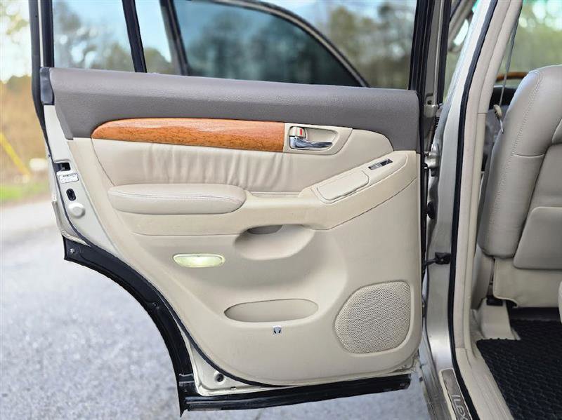 Used 2005 Lexus GX 470 image 38