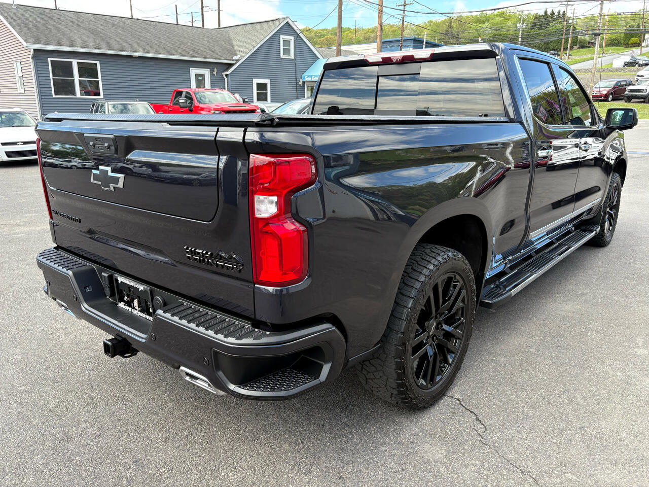 Used 2022 Chevrolet Silverado 1500 High Country w/ High Country Premium Package image 5