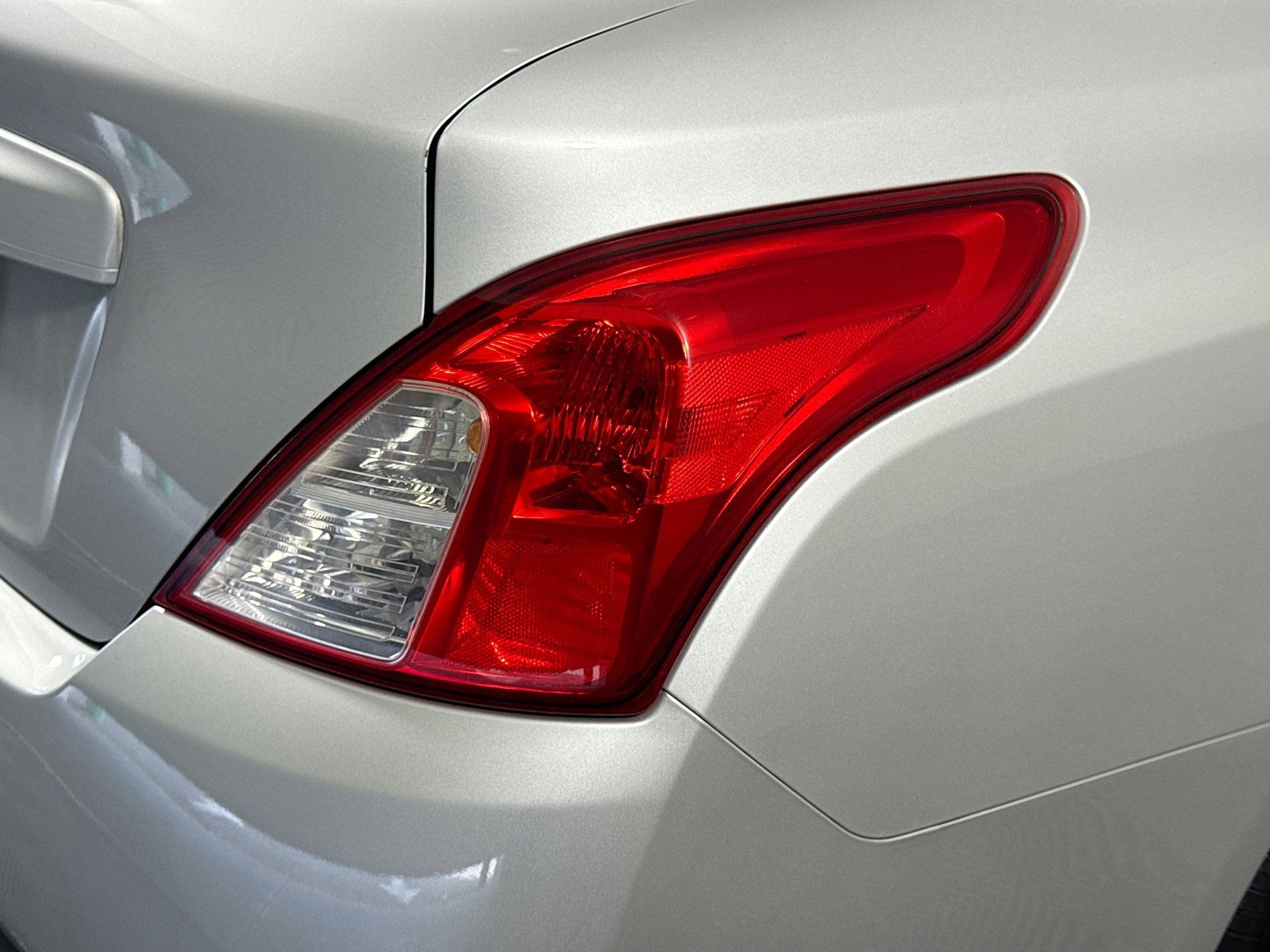 Used 2018 Nissan Versa S image 31