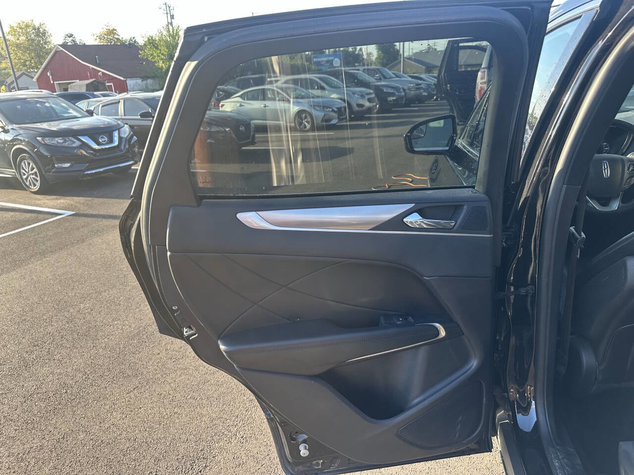 Used 2019 Lincoln MKC Premiere image 17