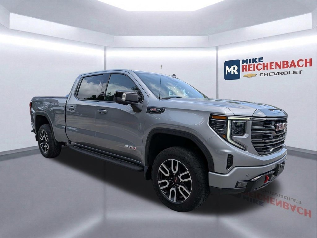 Used 2024 GMC Sierra 1500 AT4 w/ AT4 Premium Package AWD/4WD image 1