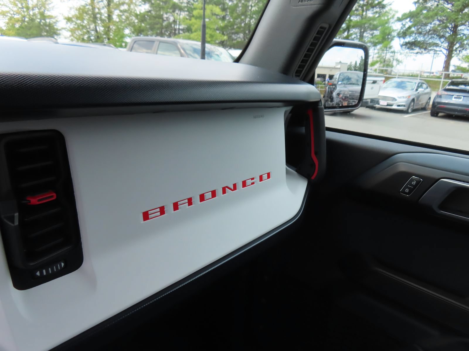 Used 2023 Ford Bronco Heritage Edition AWD/4WD image 27