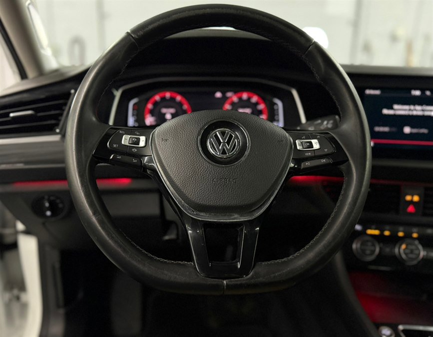 Used 2019 Volkswagen Jetta SEL image 25