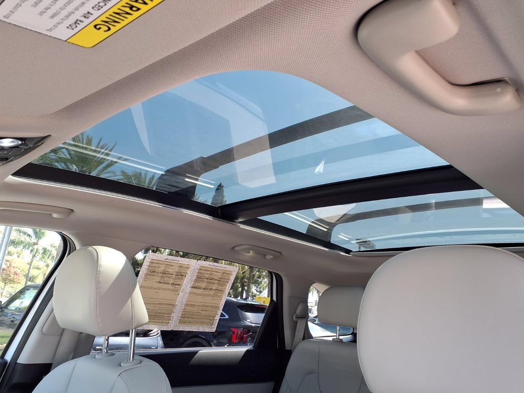 Certified 2023 Kia Sorento S w/ Panoramic Sunroof Package FWD image 19