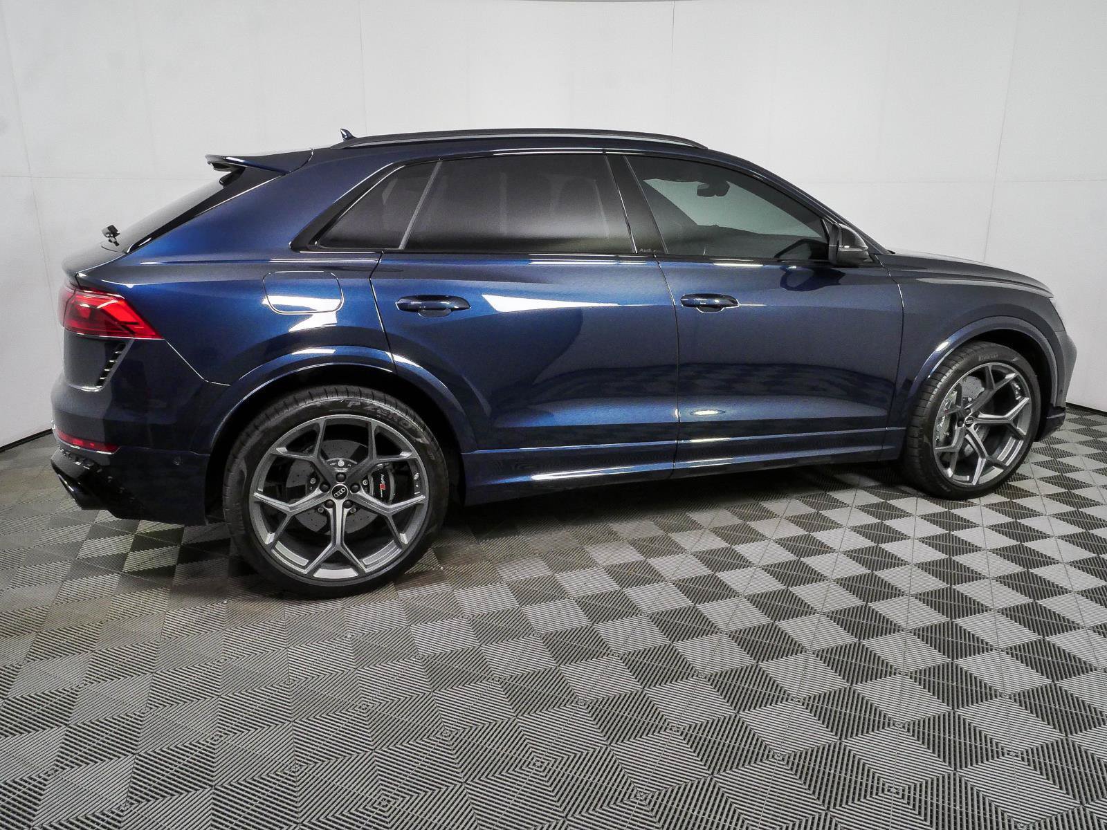 Used 2025 Audi RS Q8 performance AWD/4WD image 2