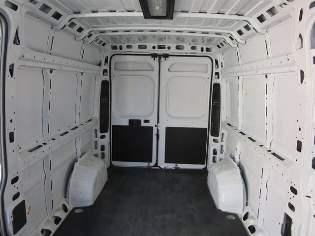 Used 2025 RAM ProMaster 2500 w/ Convenience Group image 18
