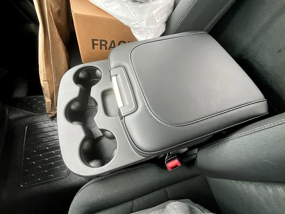 New 2026 RAM 5500 4x4 Regular Cab image 26