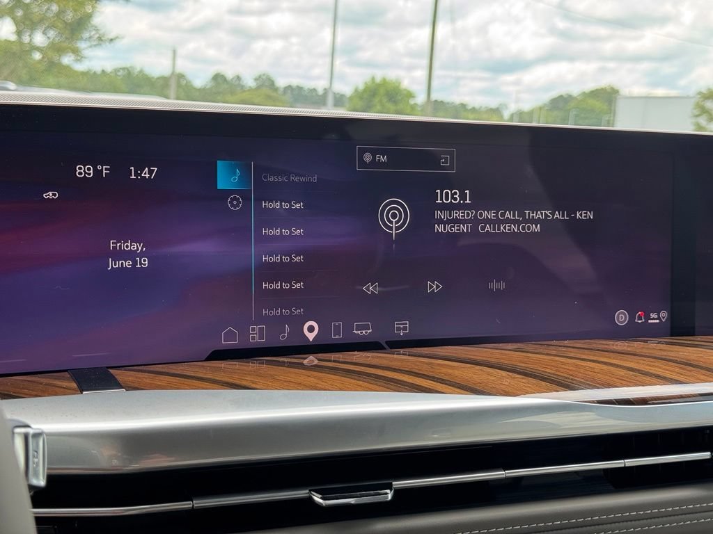 New 2026 Cadillac Escalade Platinum Sport w/ LPO, ONYX Package AWD/4WD image 33