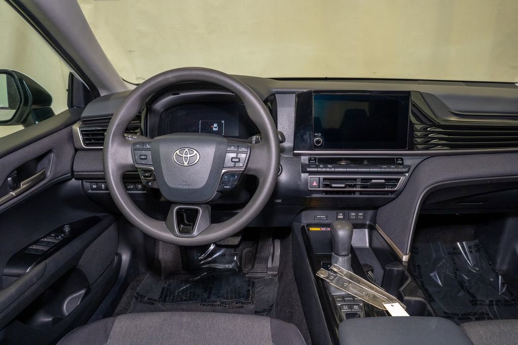Used 2025 Toyota Camry LE image 8