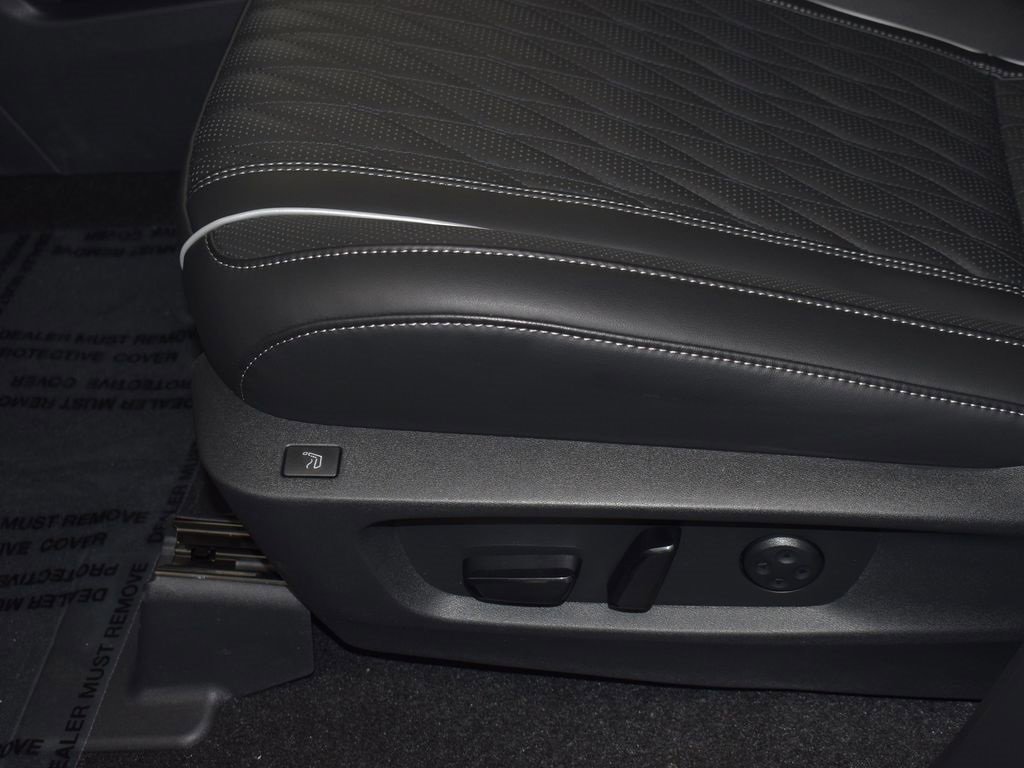 New 2026 INFINITI QX60 Autograph w/ Dark Cargo Package image 16