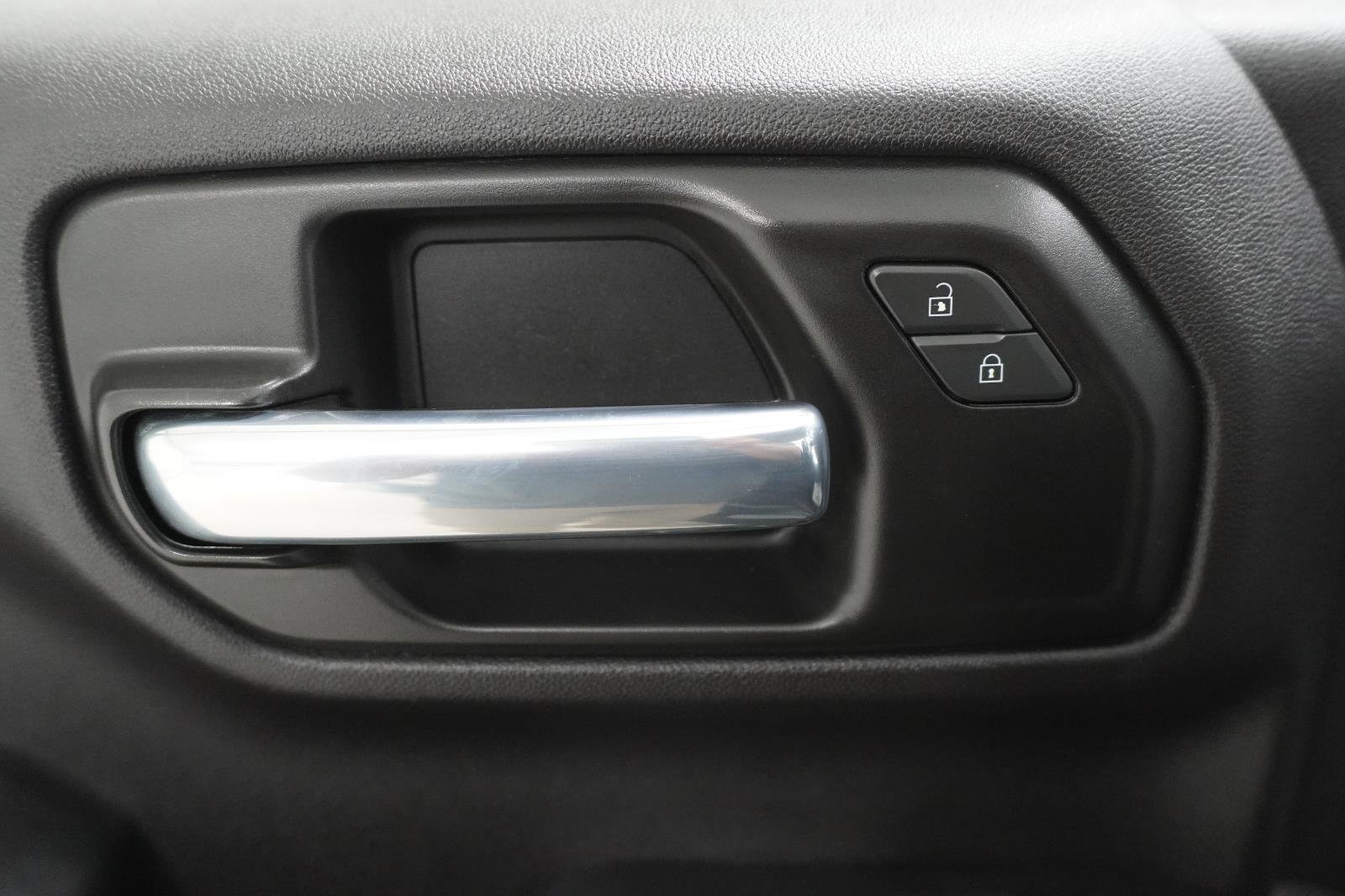 Used 2021 Chevrolet Silverado 1500 Custom RWD image 12