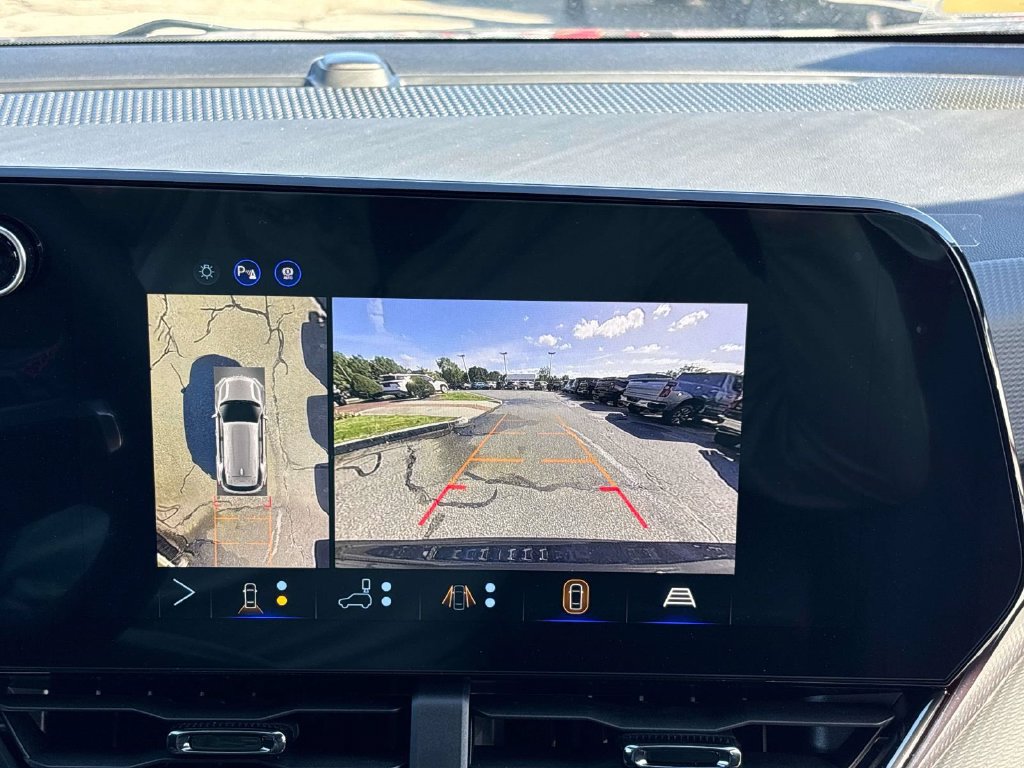 New 2027 Chevrolet Equinox RS w/ Safety and Technology Package AWD/4WD image 14