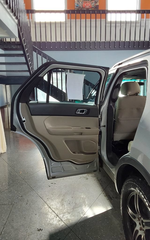 Used 2013 Ford Explorer FWD image 18