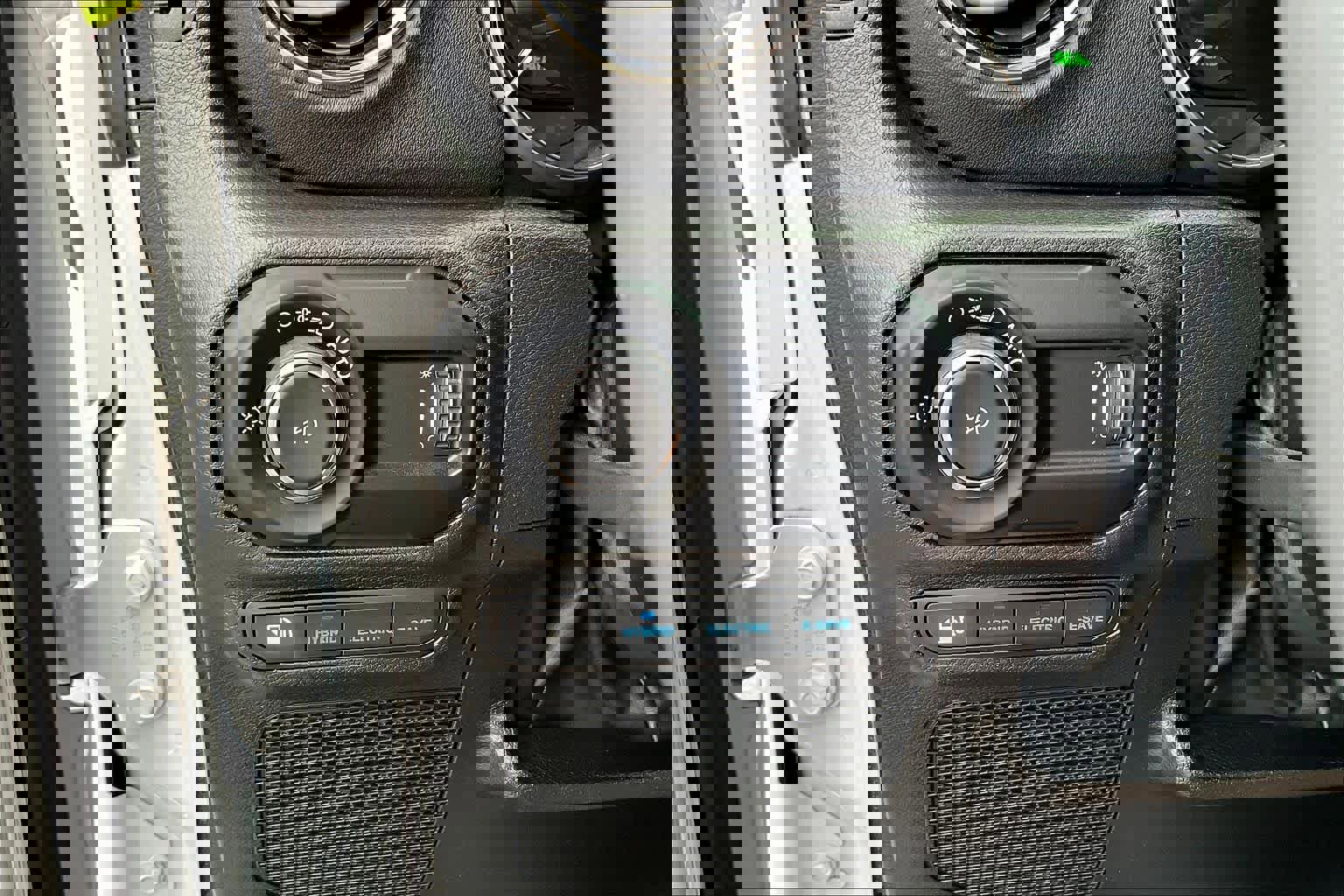 Used 2023 Jeep Wrangler Unlimited Sahara image 31