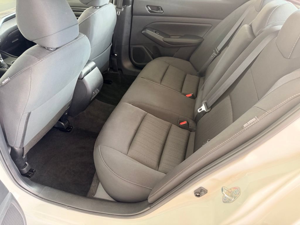 Used 2025 Nissan Altima 2.5 SV FWD image 29