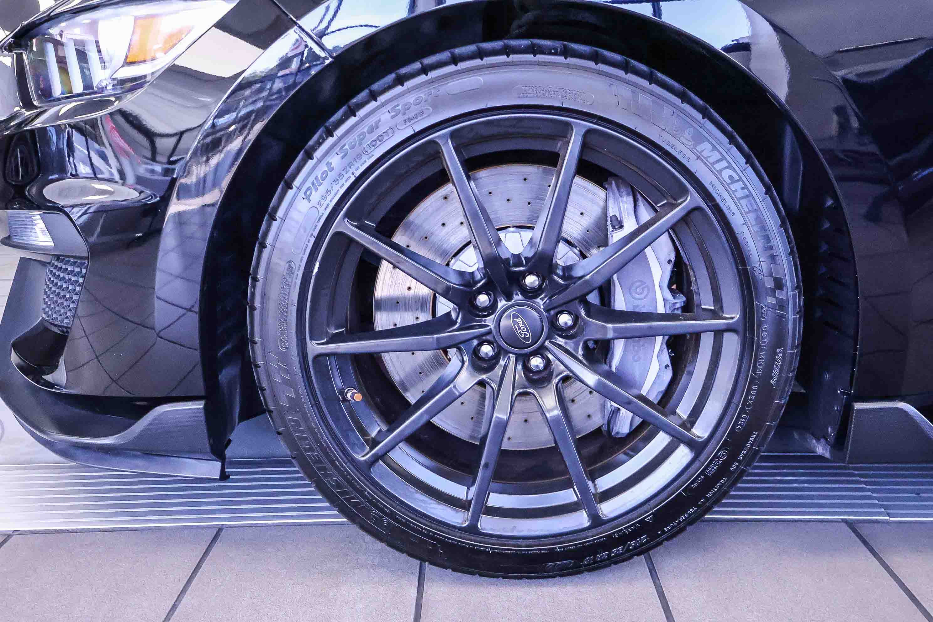 Used 2017 Ford Mustang Shelby GT350 image 13