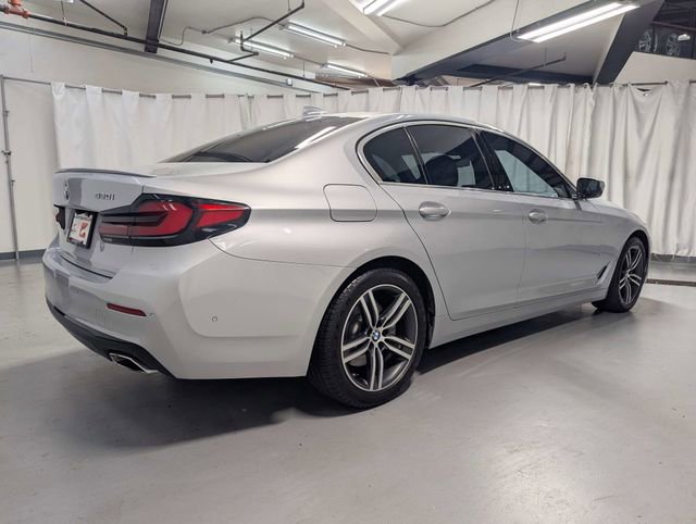 Used 2021 BMW 530i w/ Premium Package RWD image 3