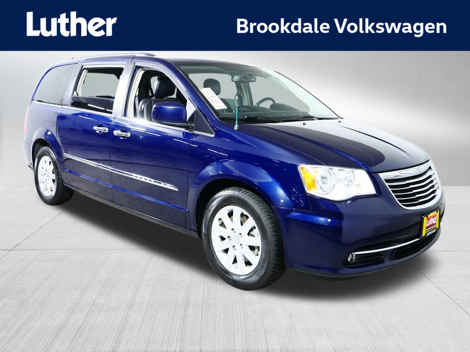 Used 2015 Chrysler Town & Country Touring w/ Driver Convenience Group