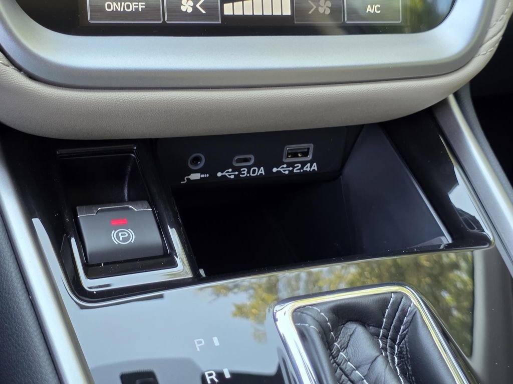 Certified 2025 Subaru Outback Limited w/ Popular Package #2 image 24