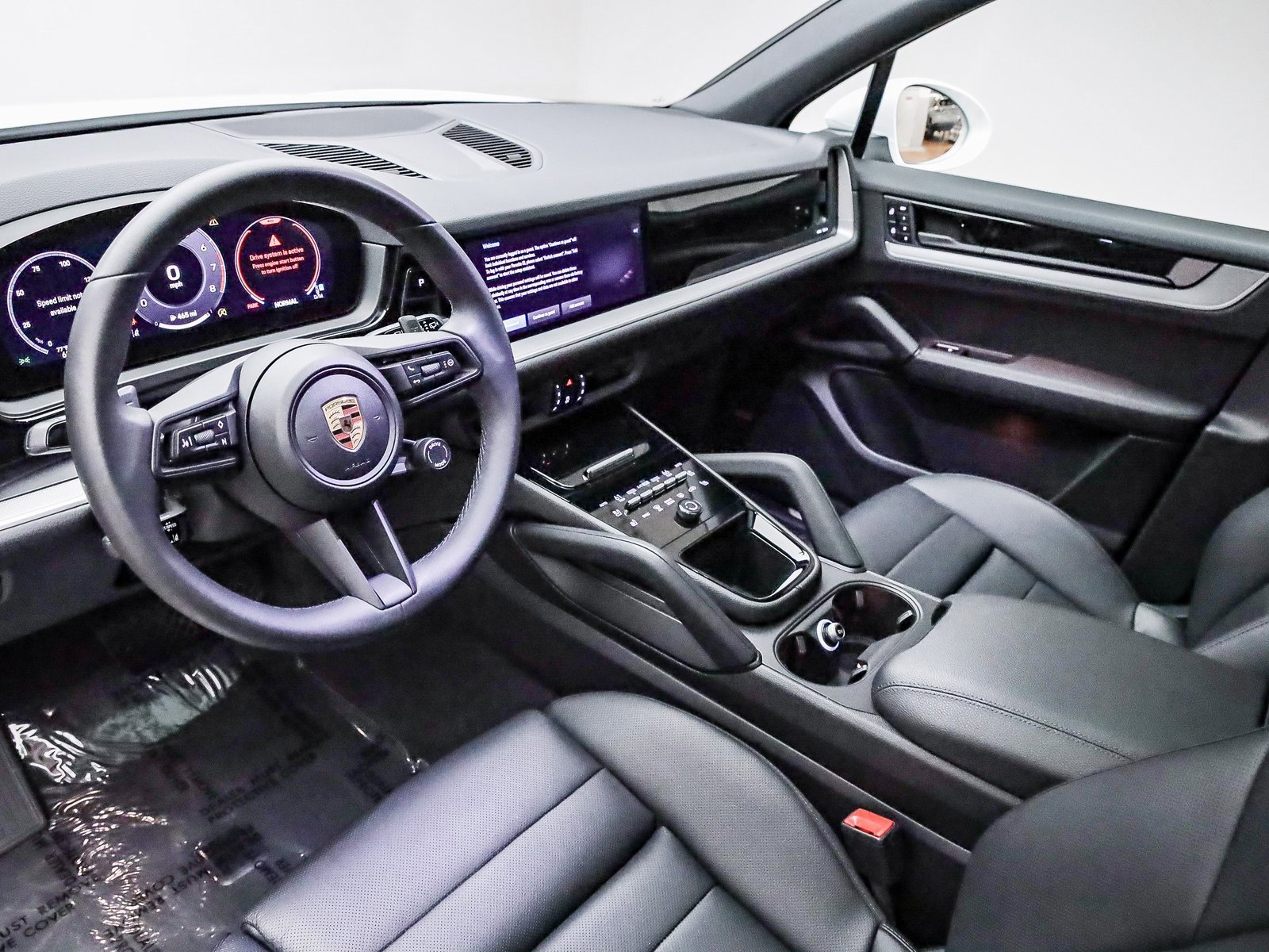 Used 2025 Porsche Cayenne image 4