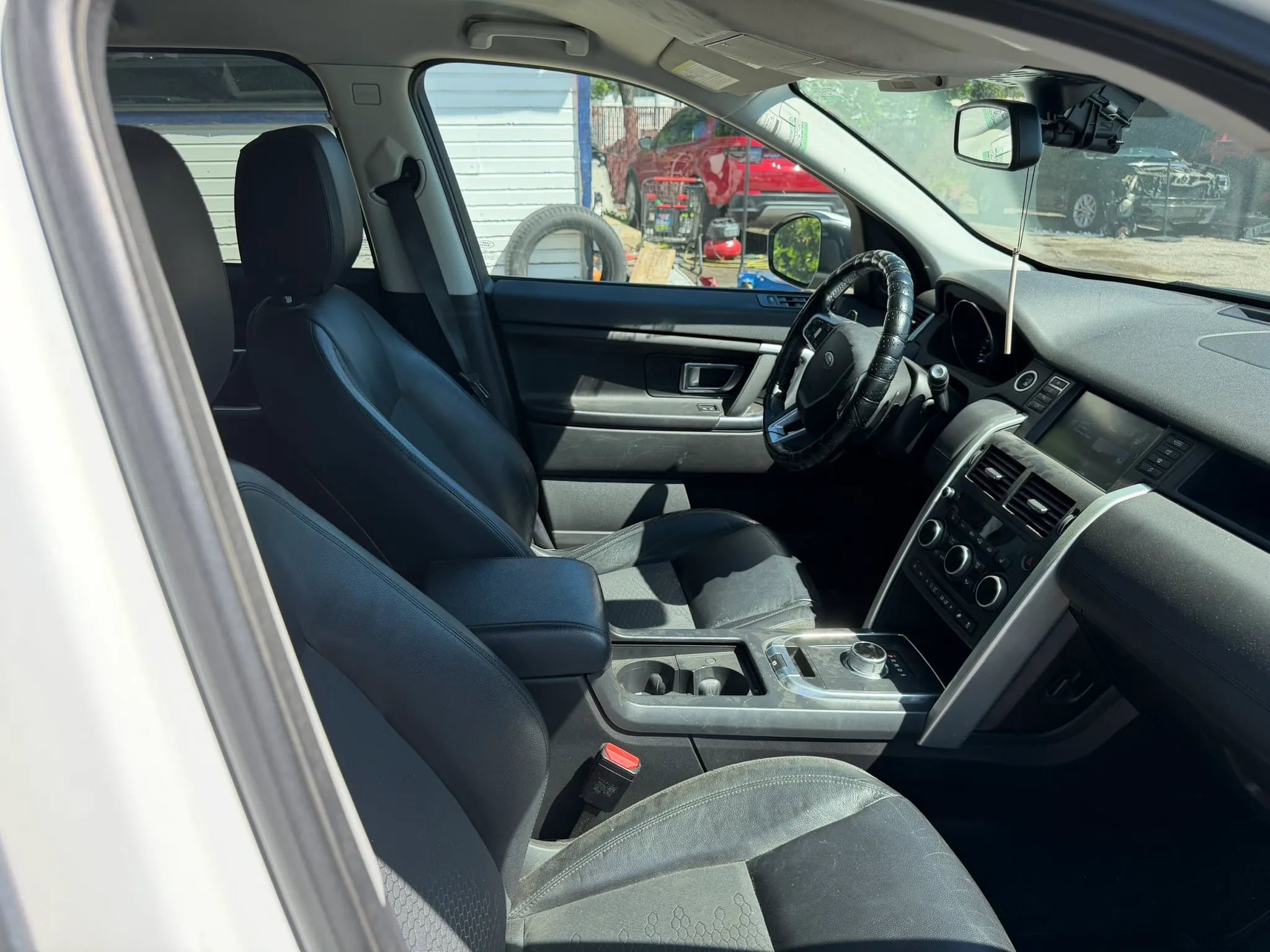 Used 2016 Land Rover Discovery Sport SE AWD/4WD image 8