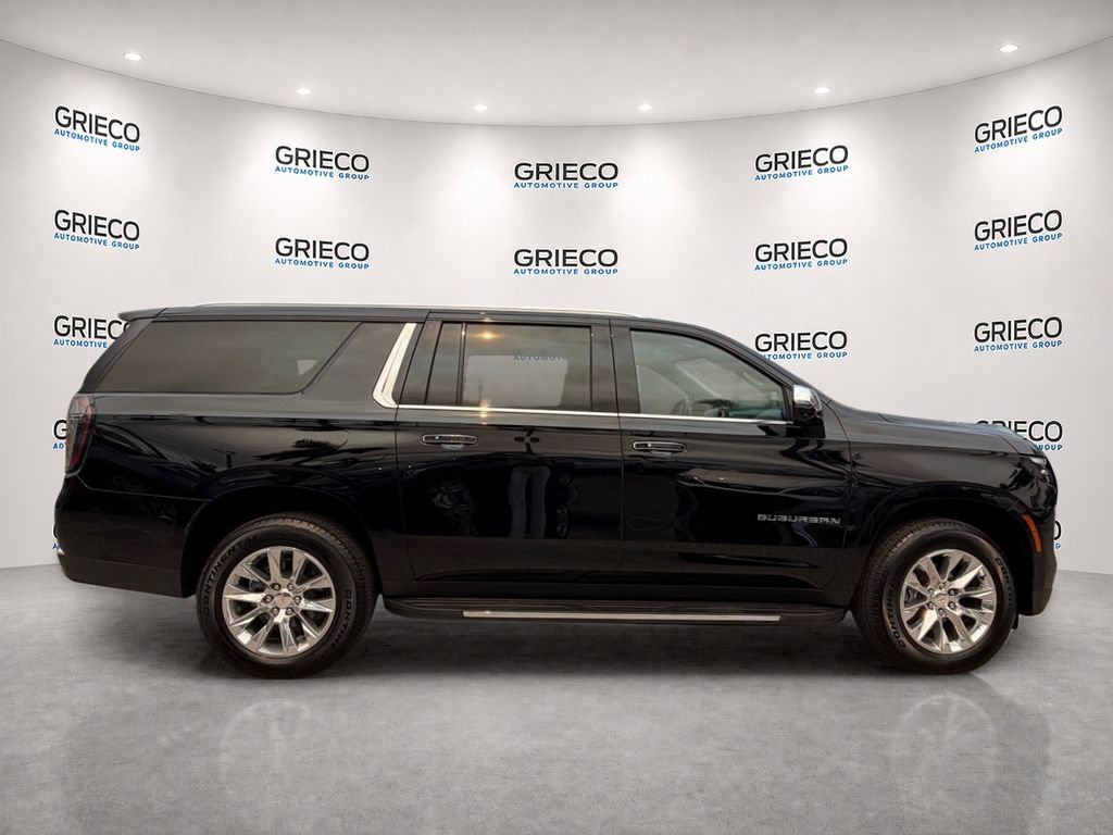Used 2025 Chevrolet Suburban Premier AWD/4WD image 8