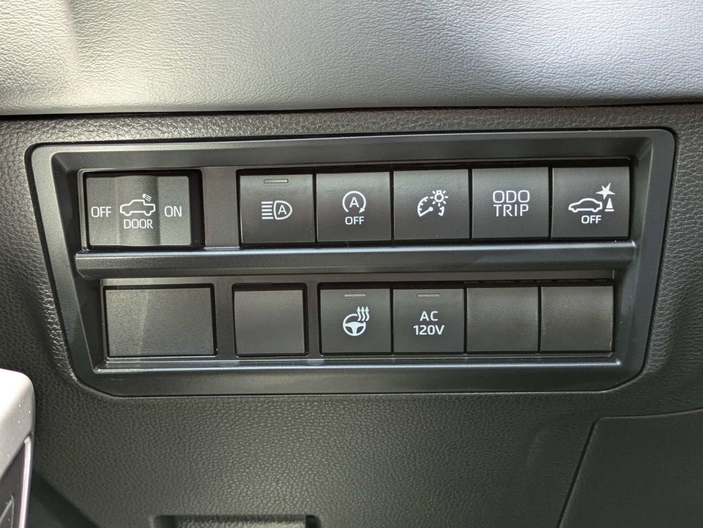 Used 2023 Toyota Tundra Platinum AWD/4WD image 34