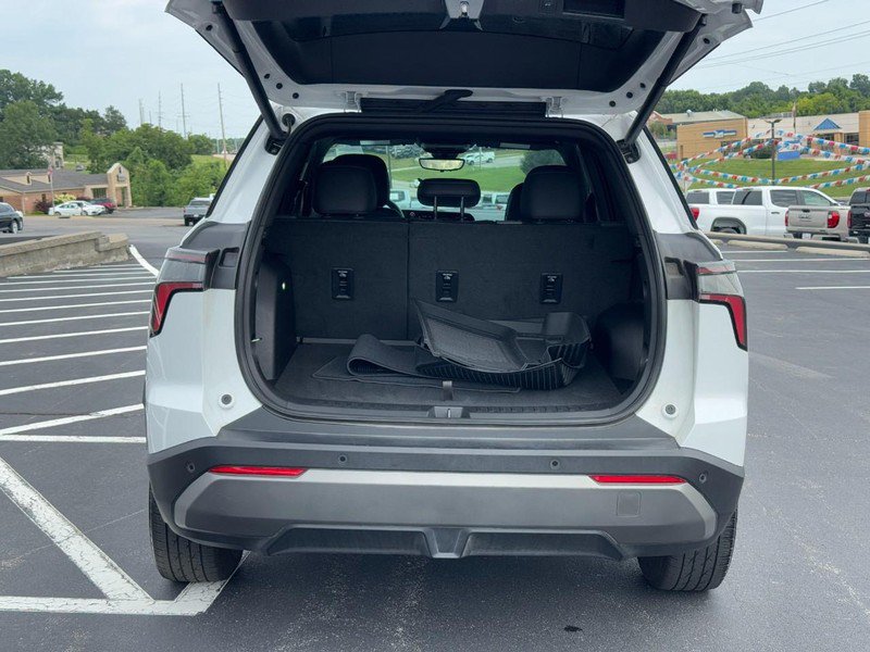 Used 2025 Chevrolet Equinox LT w/ Convenience Package II FWD image 5