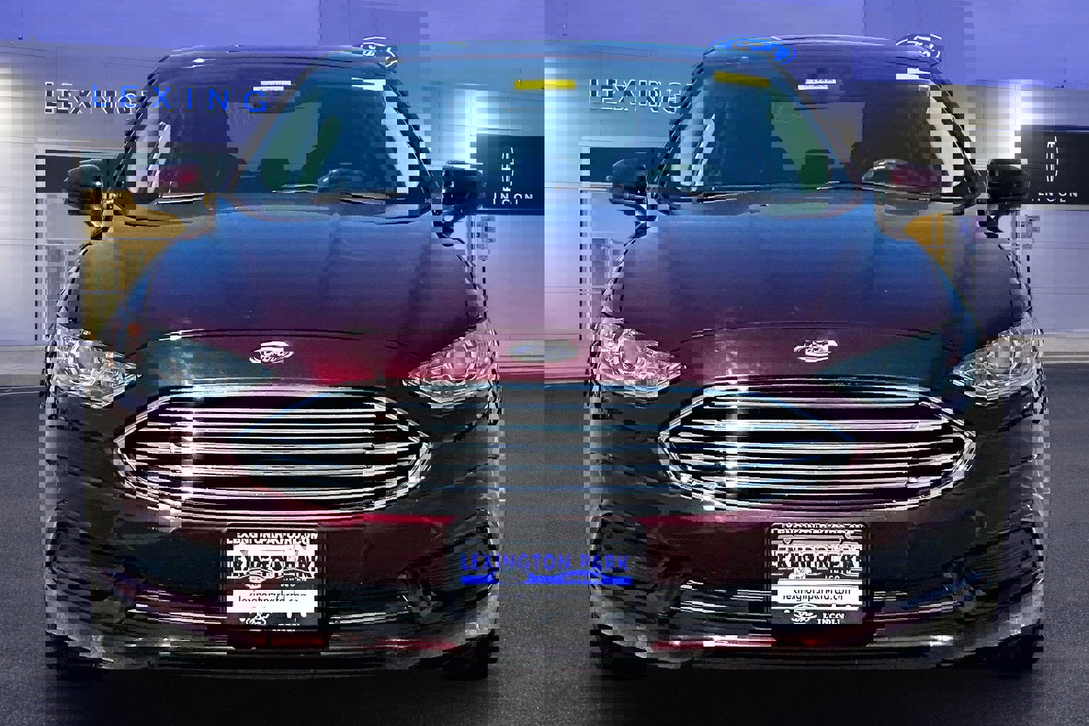 Used 2017 Ford Fusion SE image 2