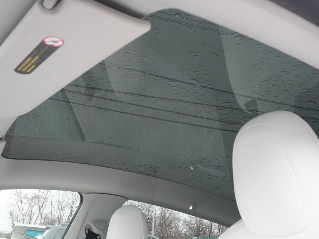 Used 2022 Tesla Model Y Performance image 19