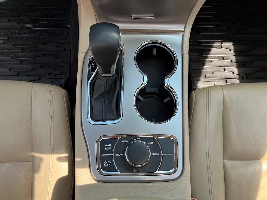 Used 2019 Jeep Grand Cherokee Limited image 19