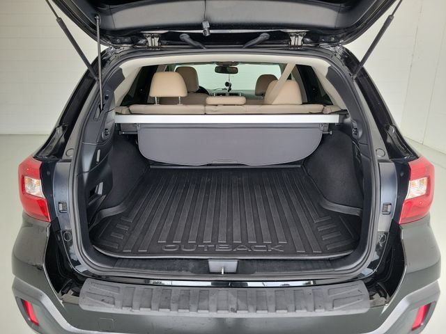 Used 2018 Subaru Outback 3.6R Limited w/ Popular Package #2 AWD/4WD image 11