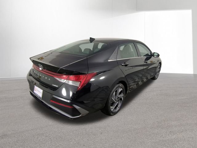 New 2026 Hyundai Elantra Limited image 12