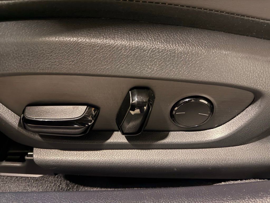 Used 2024 Lexus ES 350 w/ Premium Package image 14