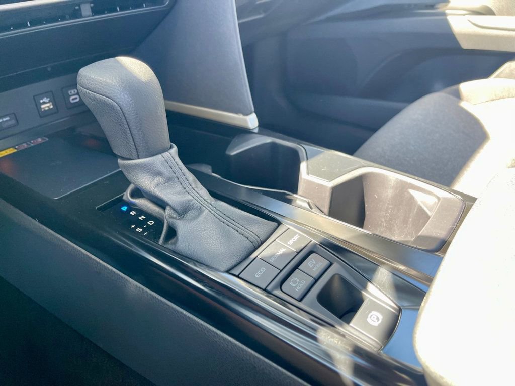 Used 2025 Toyota Camry LE image 14