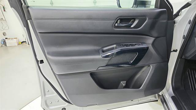Certified 2025 Nissan Pathfinder SV FWD image 21