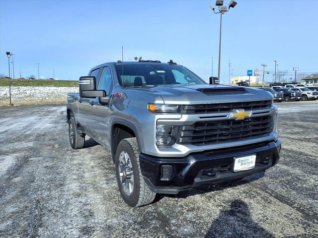 Used 2024 Chevrolet Silverado 2500 Custom w/ Custom Value Package image 4