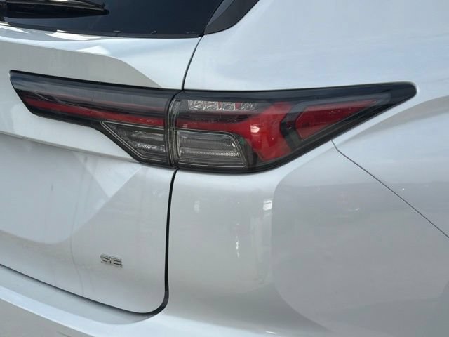 New 2026 Mitsubishi Outlander SE FWD image 12