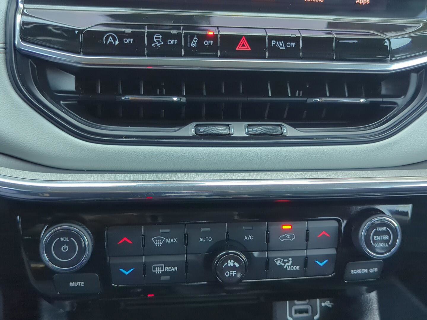 Used 2022 Jeep Compass Limited w/ Sun and Sound Group image 26