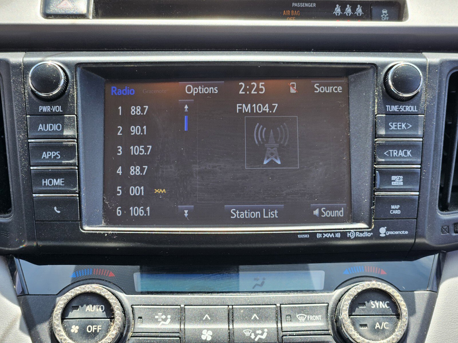 Used 2017 Toyota RAV4 XLE FWD image 22