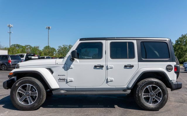 Used 2023 Jeep Wrangler Unlimited Sahara w/ Cold Weather Group AWD/4WD image 9