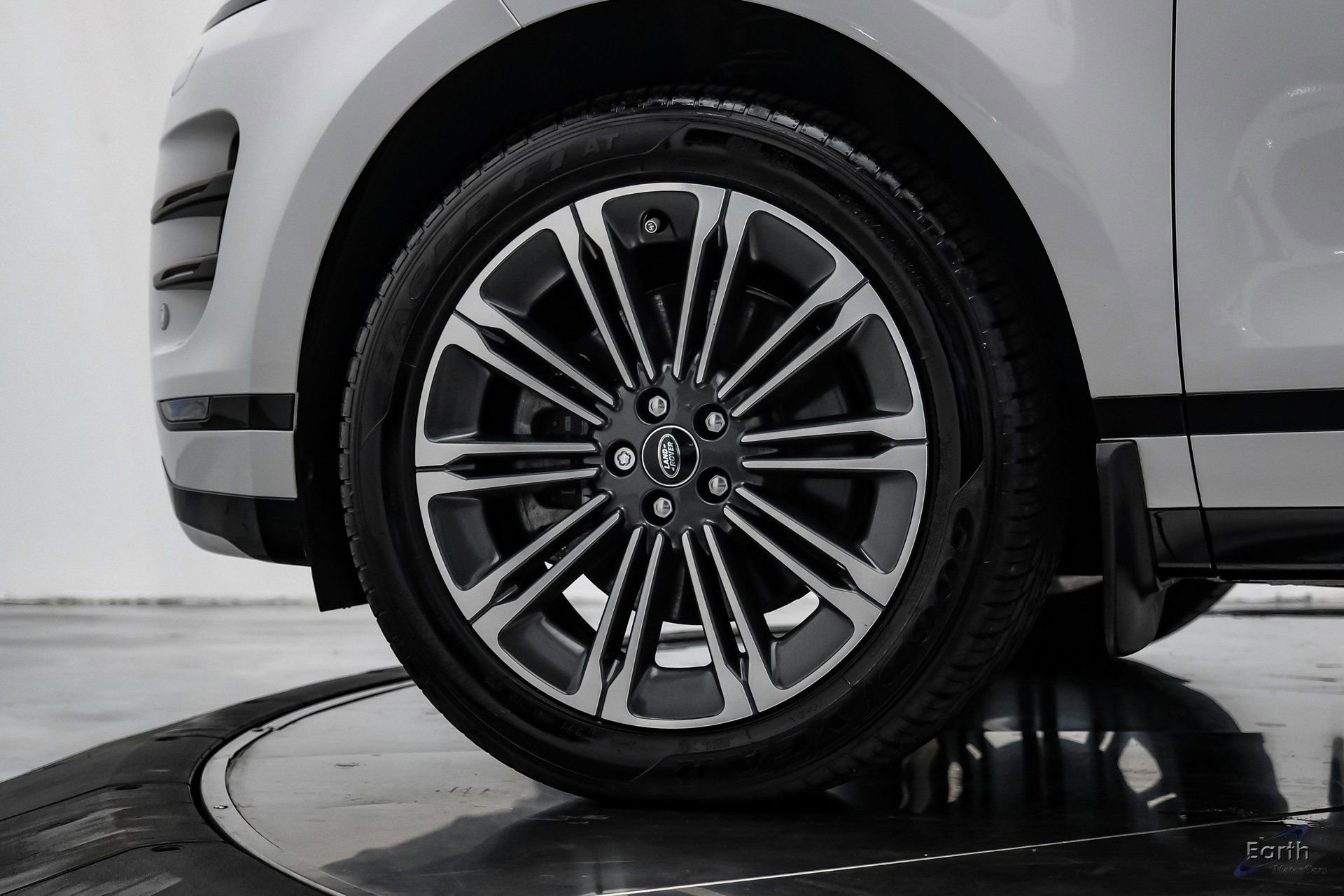 Used 2024 Land Rover Range Rover Evoque Dynamic SE image 87